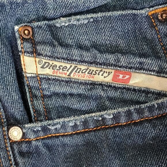 Diesel Larkee Jeans Men’s Tag 38 x 32 actual 40 x 33 Dark Wash Straight Leg - Picture 3 of 14